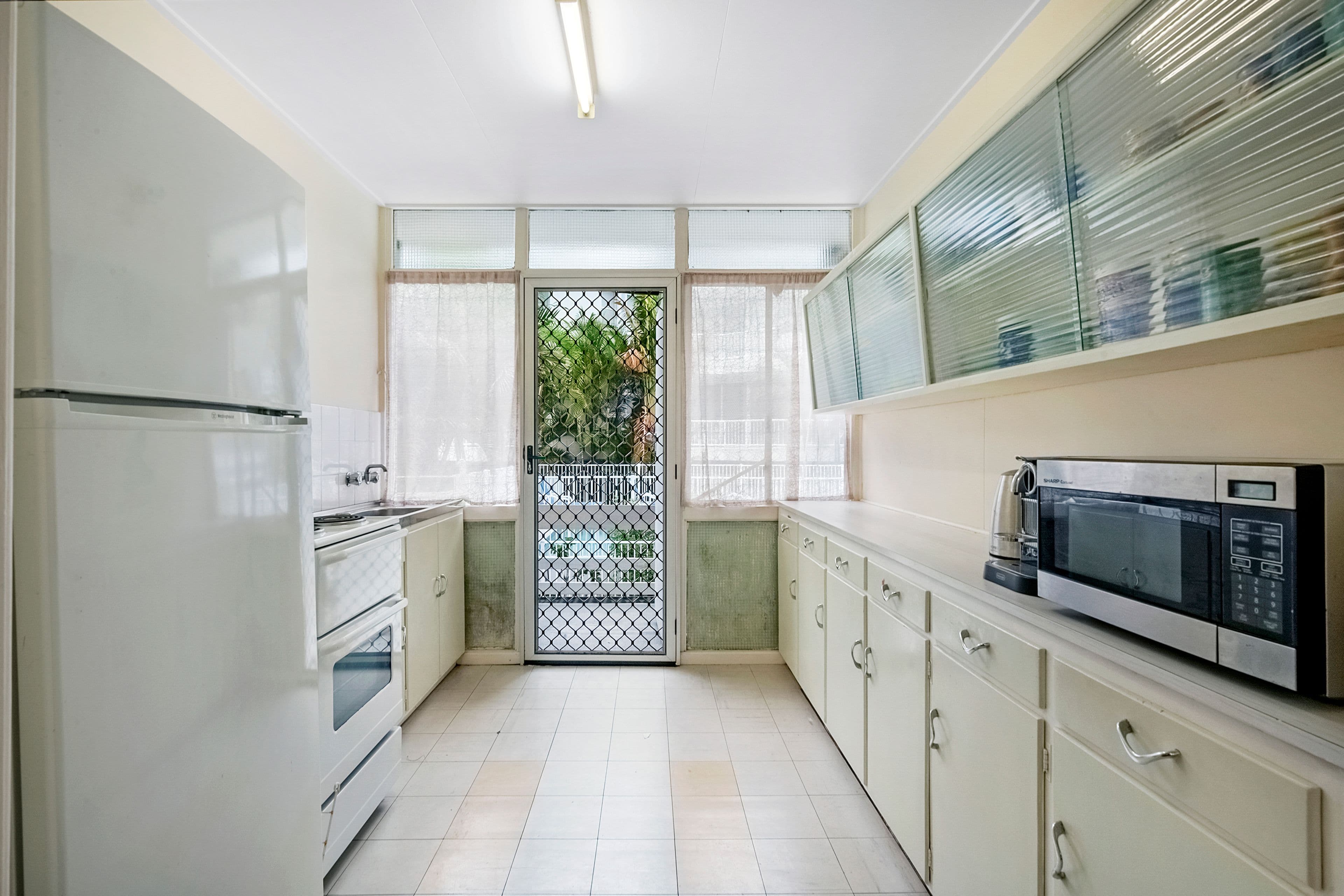 11 Anne Avenue, Broadbeach QLD 4218, Broadbeach - Thumbnail 5
