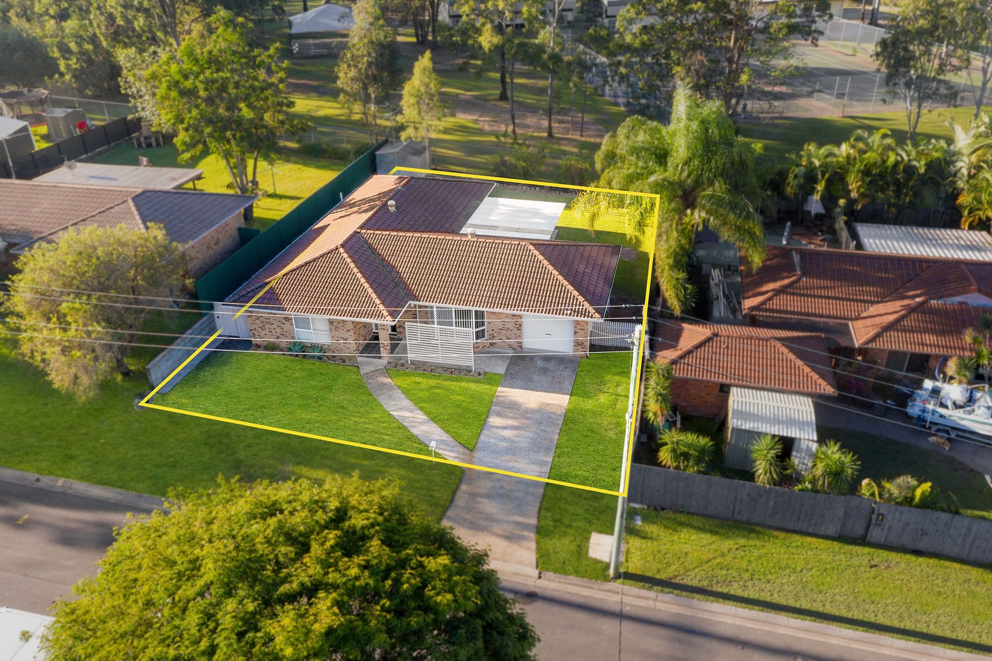 8 Quinton Court, Mount Warren Park QLD 4207, Mount Warren Park - Thumbnail 2