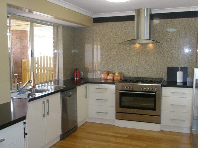 9 Brierley Court, WOORREE WA 6530, Woorree - Thumbnail 2