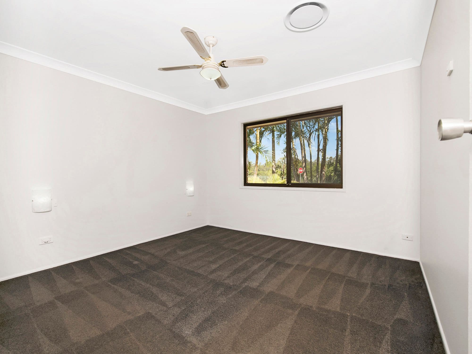 74 Brentwood Drive, Daisy Hill QLD 4127, Daisy Hill - Thumbnail 4