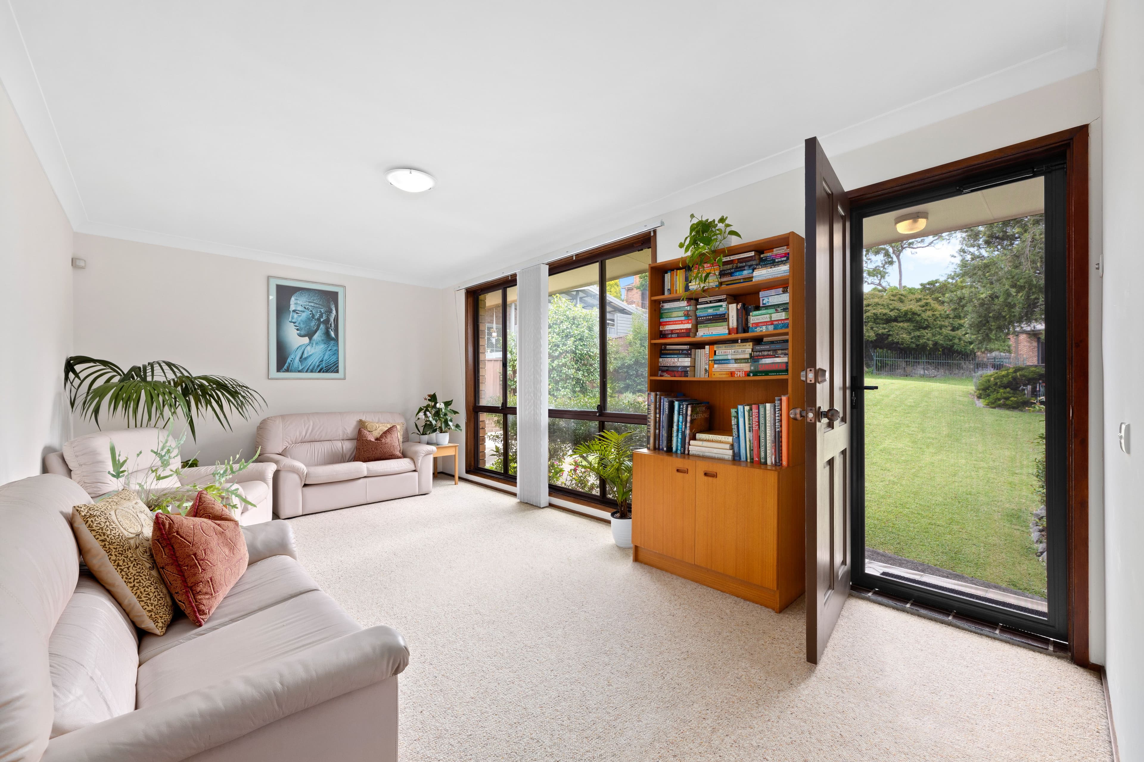 3 Stow Place, Illawong NSW 2234, Illawong - Thumbnail 3