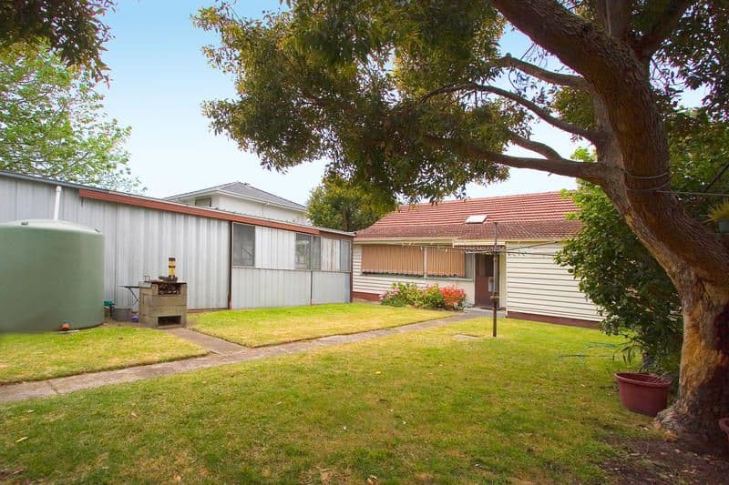 7   Santaram Street, BENTLEIGH EAST VIC 3165, Bentleigh East - Thumbnail 3