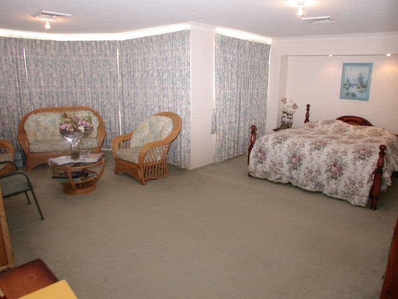 102 Lake Haven Drive, LAKE HAVEN NSW 2263, Lake Haven - Thumbnail 8