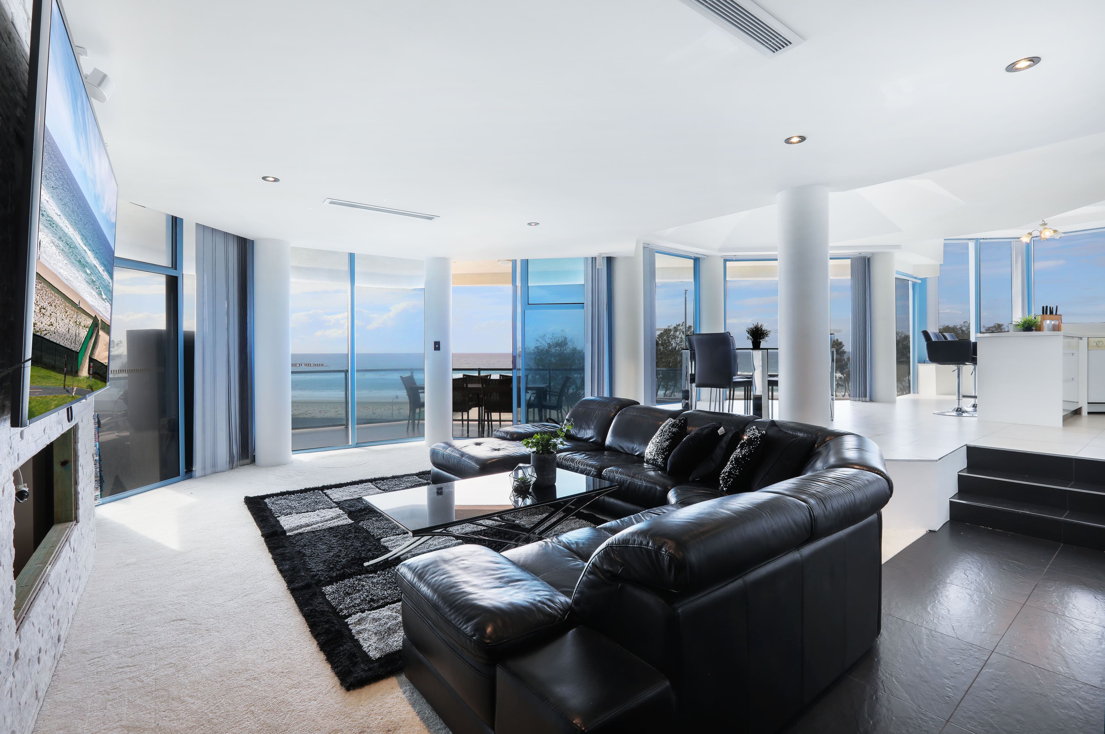 4 'Mustique' 3456 Main Beach Parade, SURFERS PARADISE QLD 4217, Surfers Paradise - Thumbnail 2