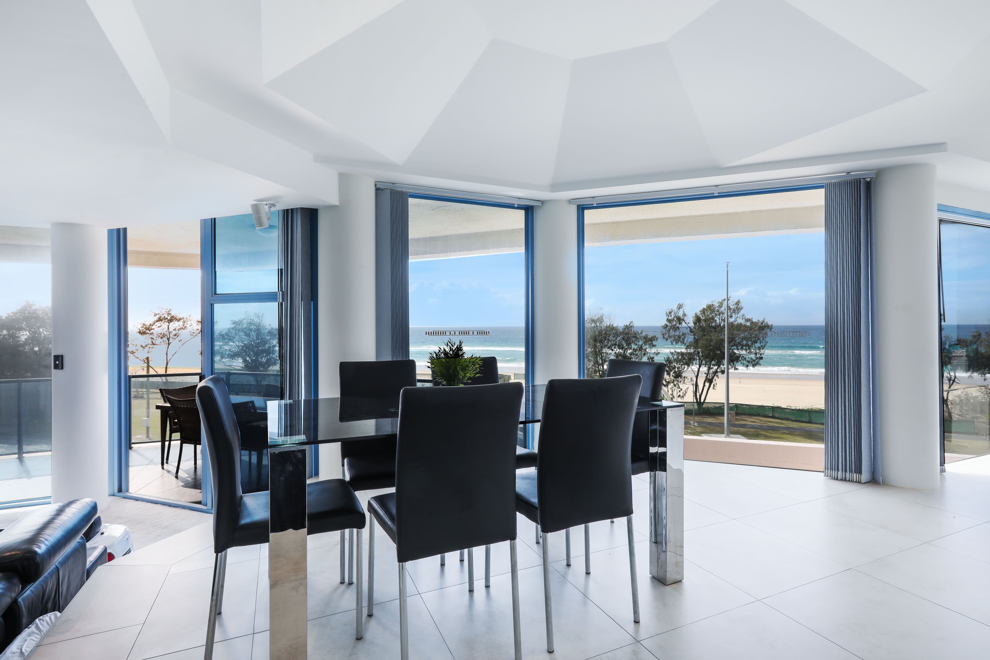 4 'Mustique' 3456 Main Beach Parade, SURFERS PARADISE QLD 4217, Surfers Paradise - Thumbnail 4