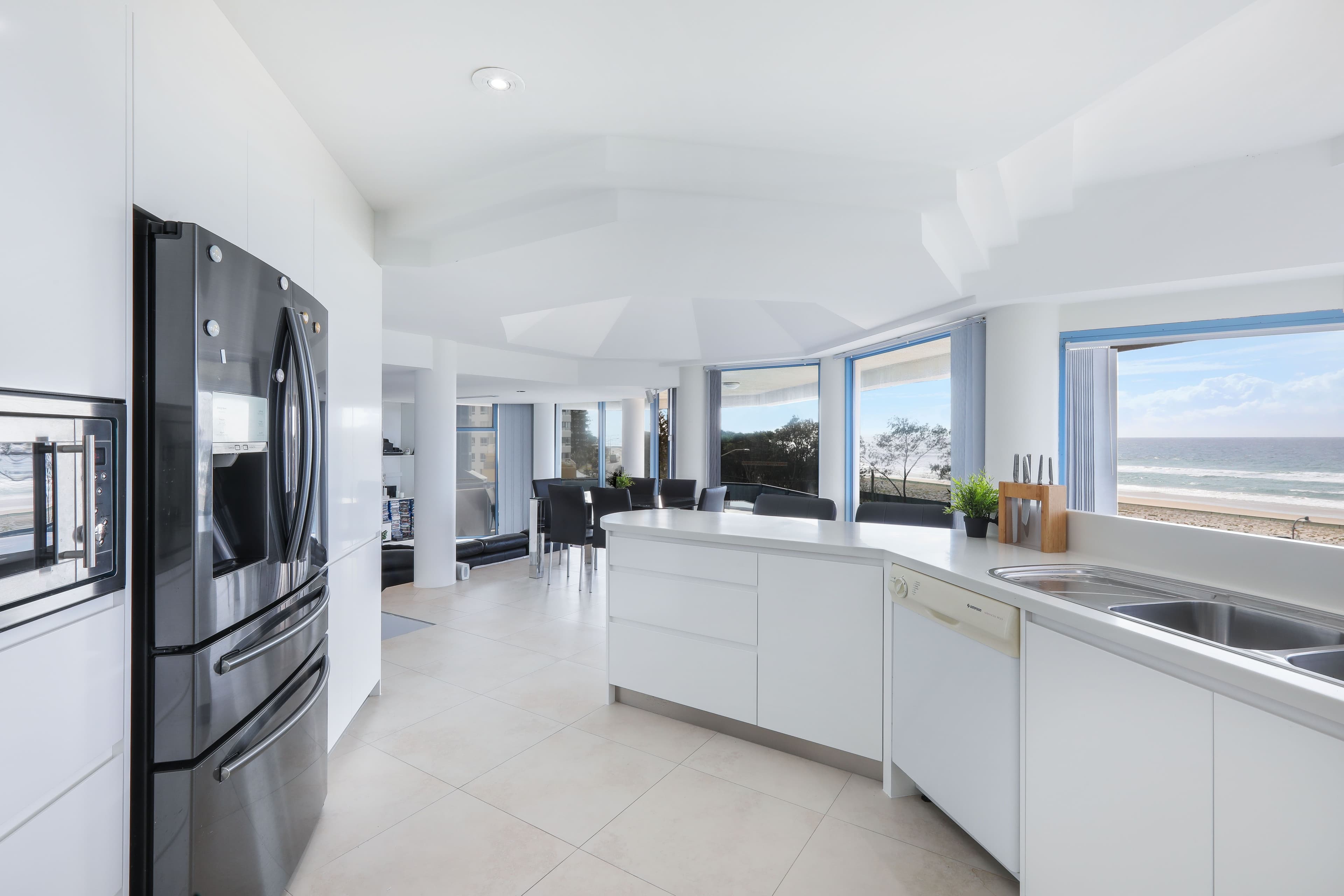 4 'Mustique' 3456 Main Beach Parade, SURFERS PARADISE QLD 4217, Surfers Paradise - Thumbnail 8
