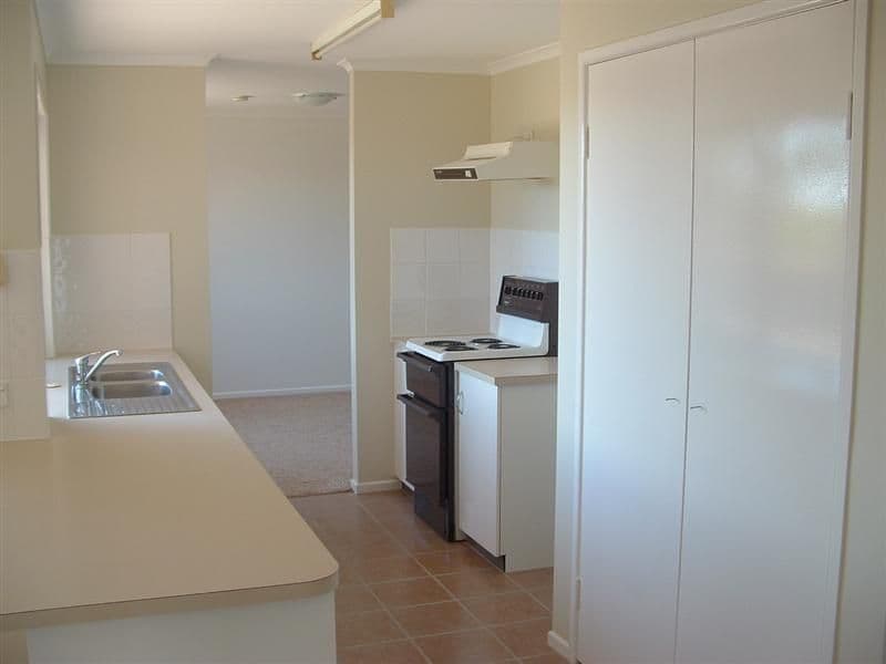 68 Murphy Street, POINT VERNON QLD 4655, Point Vernon - Thumbnail 2