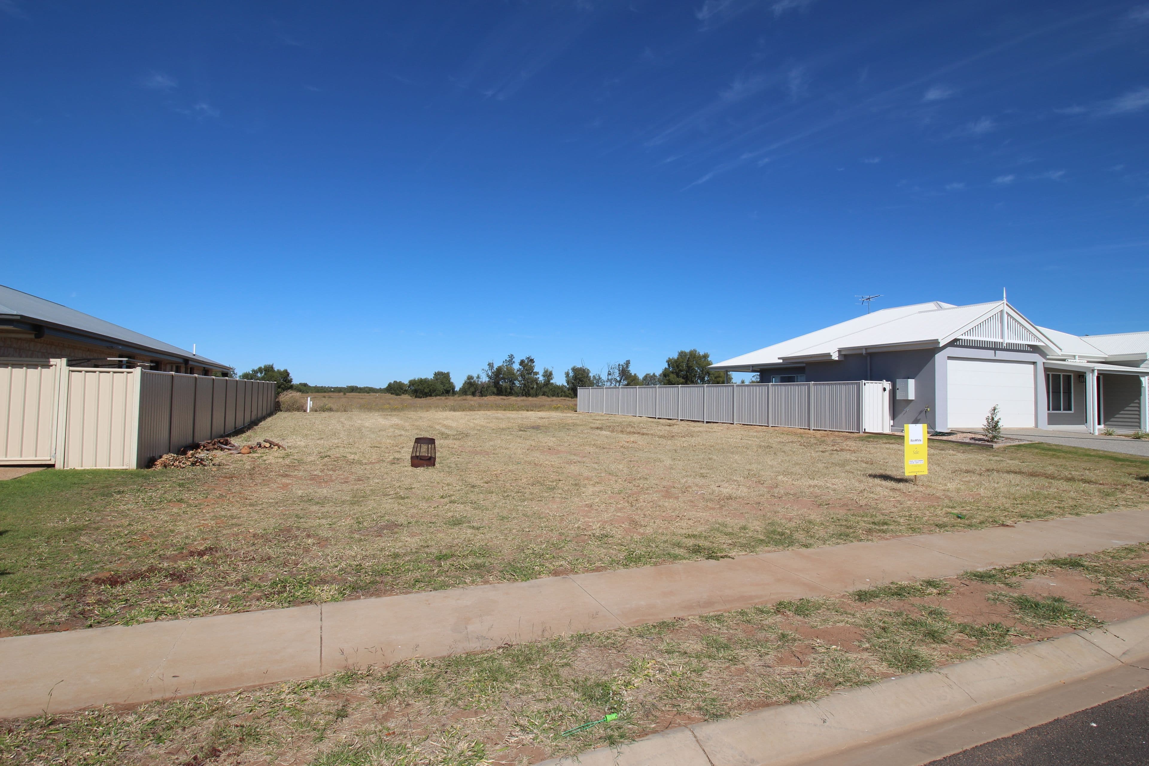 73 Canterbury Road, Emerald QLD 4720, Emerald - Thumbnail 2