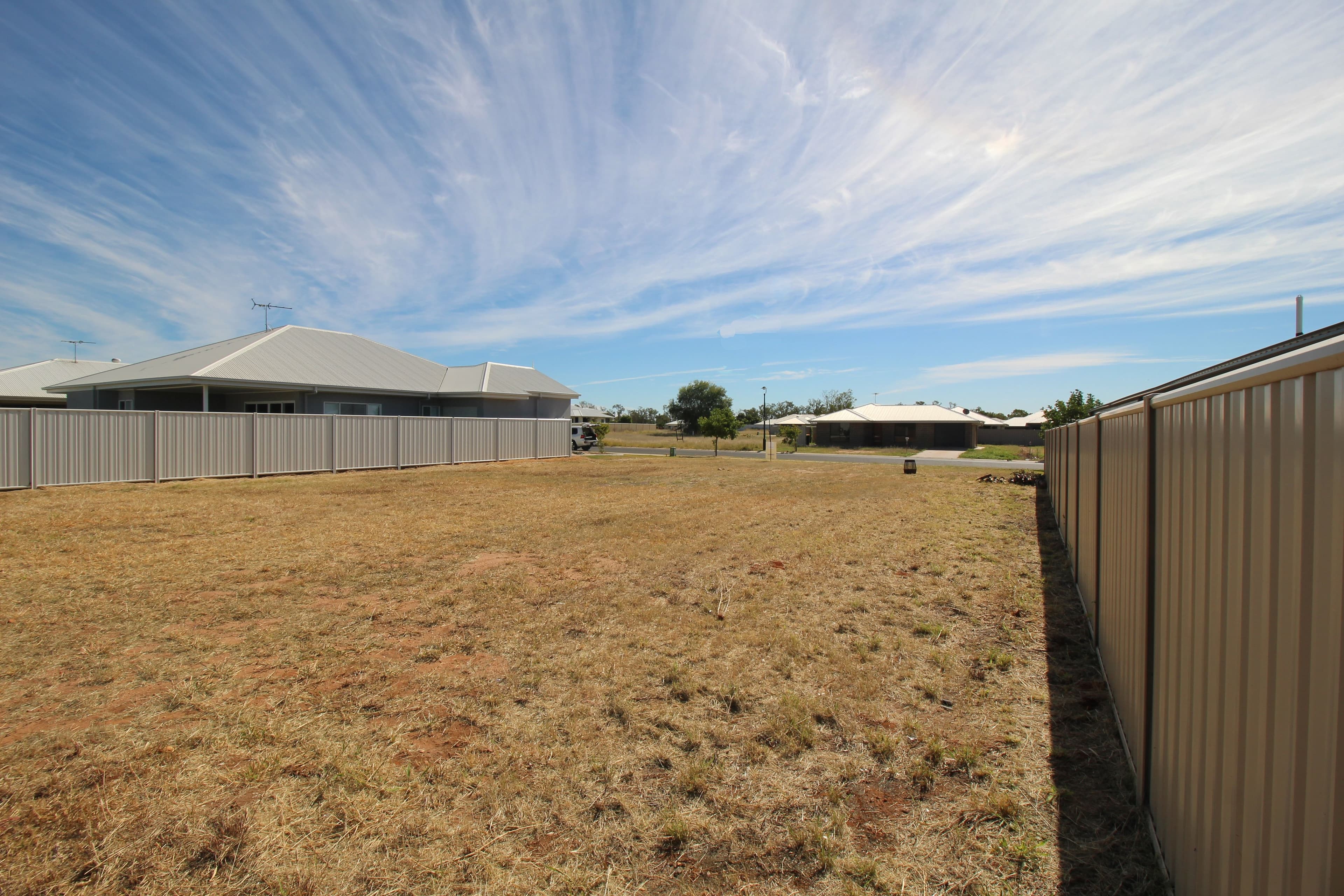 73 Canterbury Road, Emerald QLD 4720, Emerald - Thumbnail 3