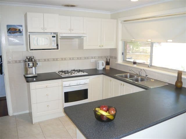 35 Davey Crescent, SEAVIEW DOWNS SA 5049, Seaview Downs - Thumbnail 4