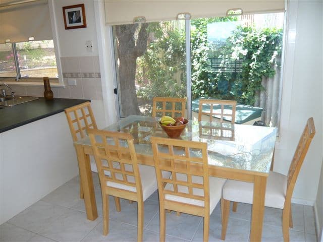 35 Davey Crescent, SEAVIEW DOWNS SA 5049, Seaview Downs - Thumbnail 5