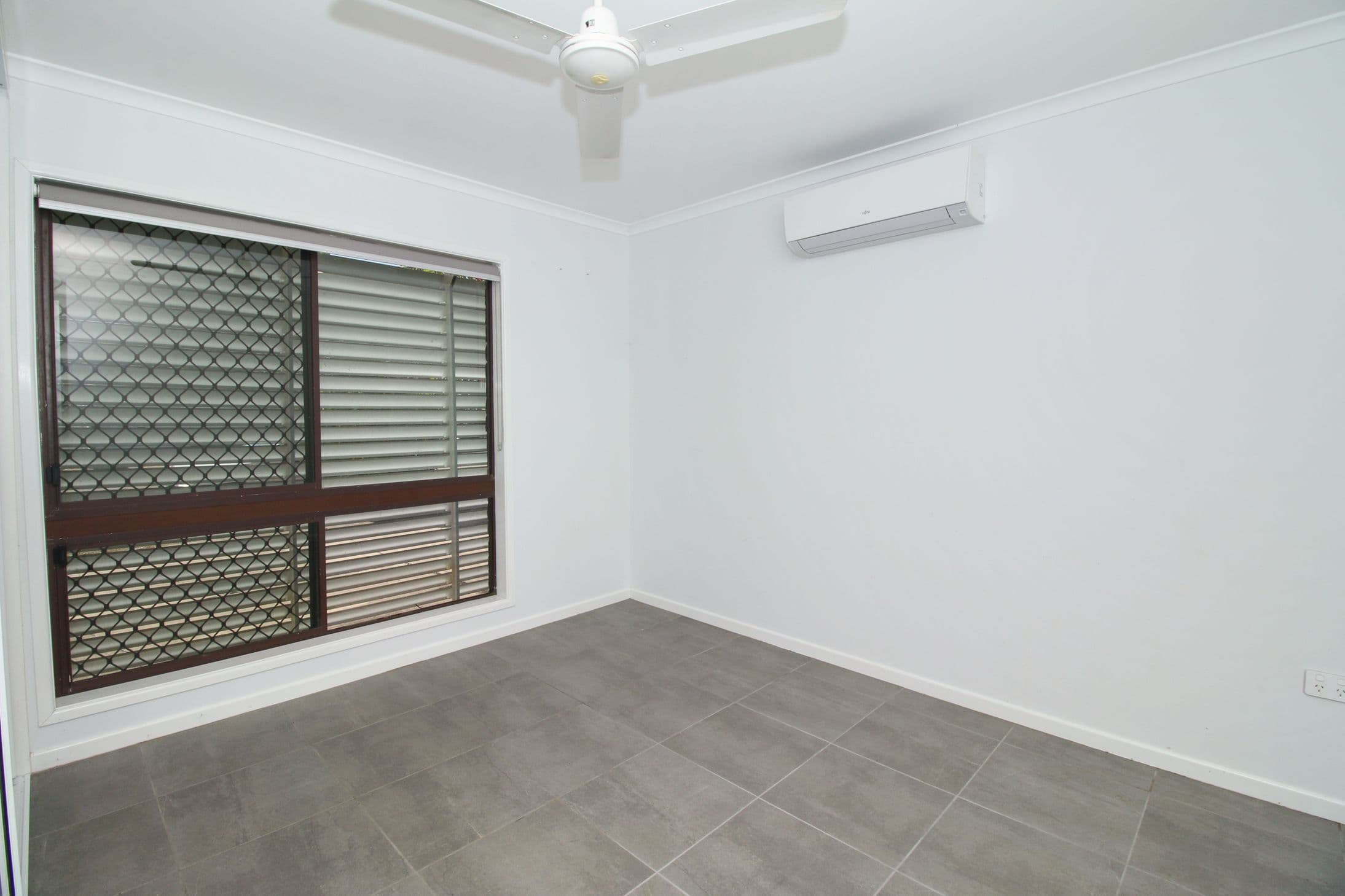 24 Sturges Street, Hermit Park QLD 4812, Hermit Park - Thumbnail 5