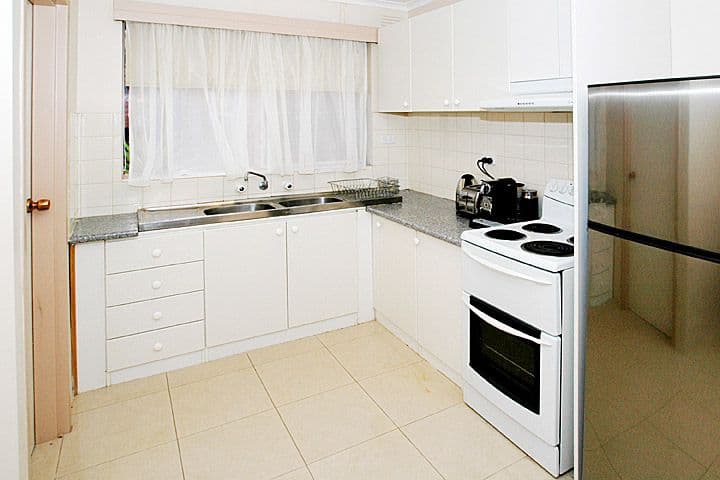 13 Seaver Grove, RESERVOIR VIC 3073, Reservoir - Thumbnail 5