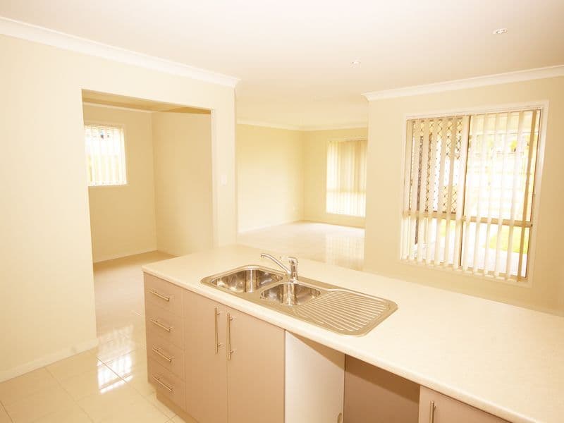 27 Glorious Promenade, REDBANK PLAINS QLD 4301, Redbank Plains - Thumbnail 3