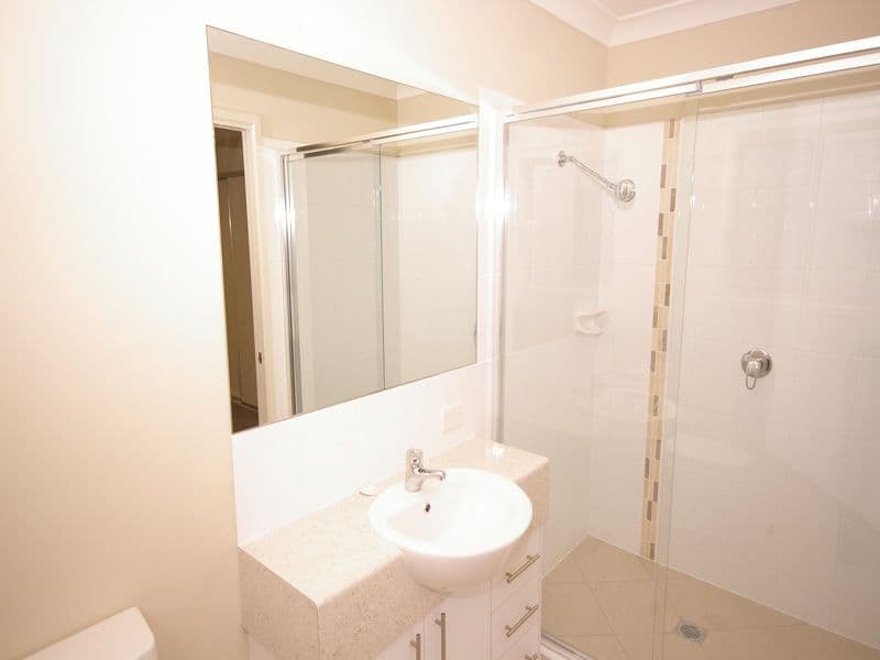 27 Glorious Promenade, REDBANK PLAINS QLD 4301, Redbank Plains - Thumbnail 4