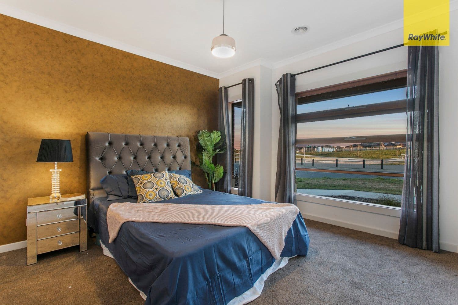 29 Newbridge Boulevard, Clyde North VIC 3978, Clyde North - Thumbnail 4