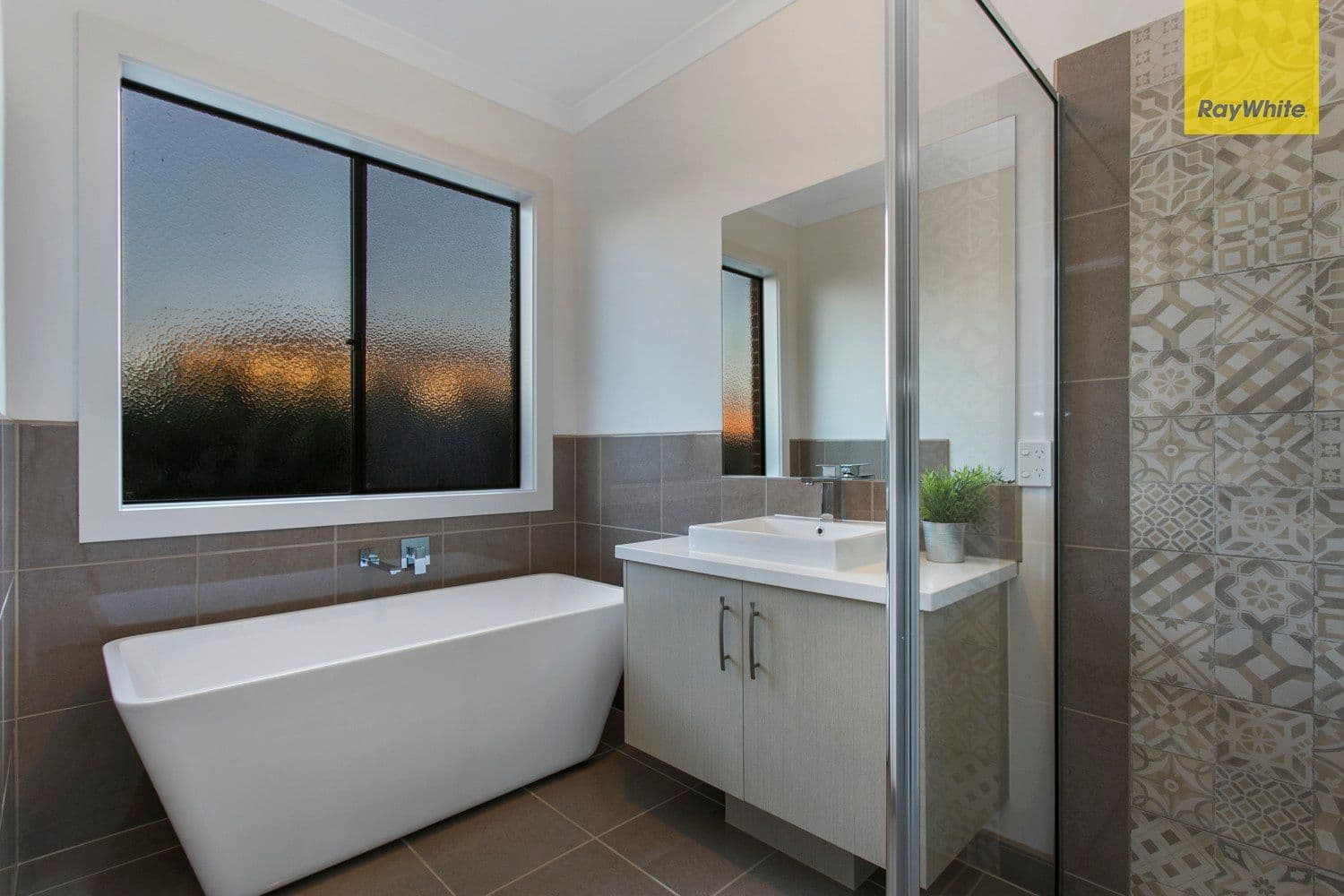 29 Newbridge Boulevard, Clyde North VIC 3978, Clyde North - Thumbnail 6