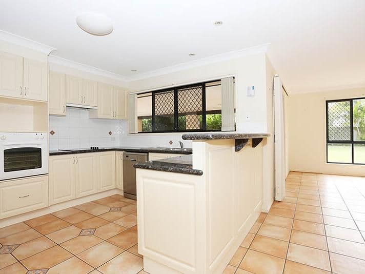 32 Voyagers Drive, BANKSIA BEACH QLD 4507, Banksia Beach - Thumbnail 3