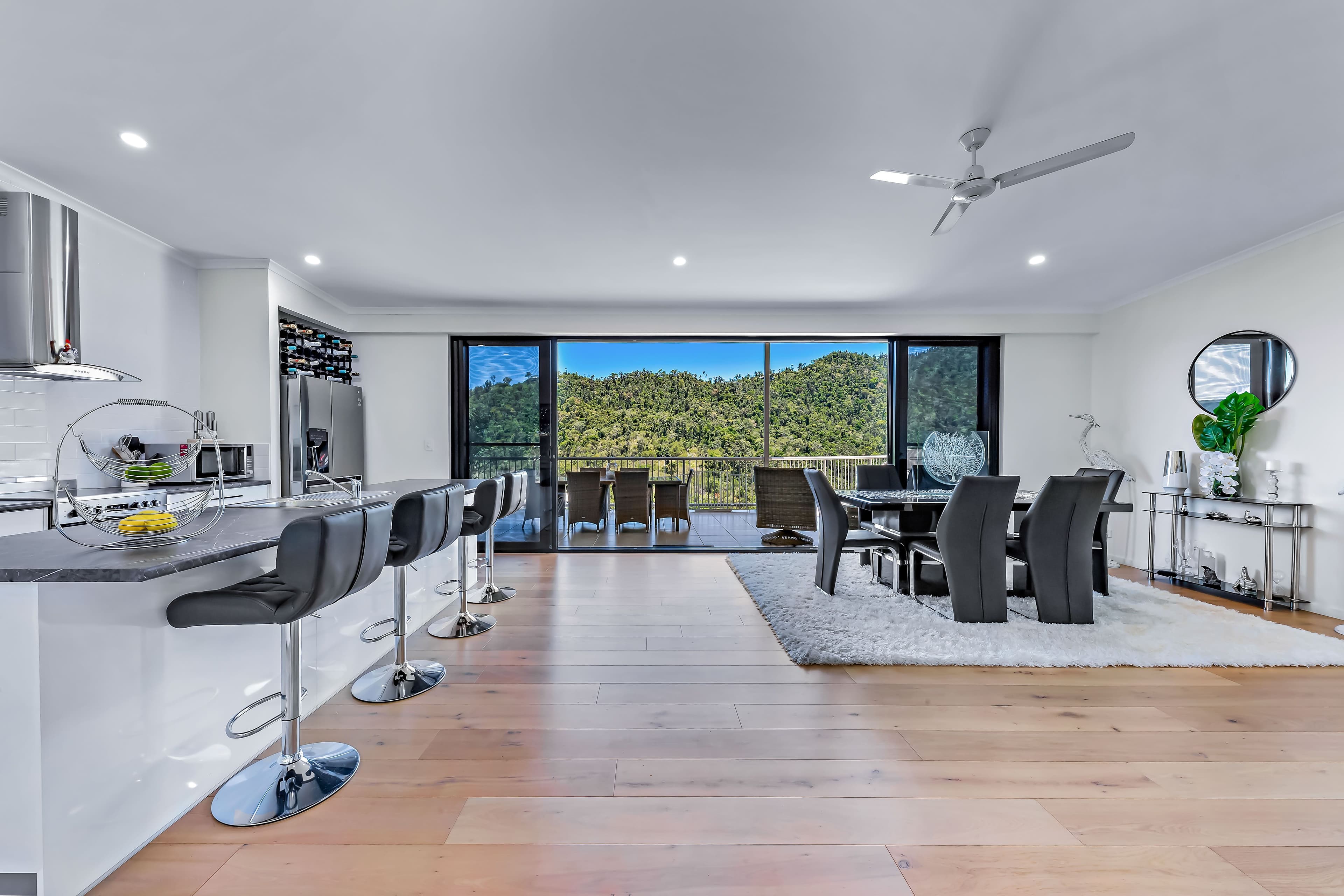 34 Seaview Drive, Airlie Beach QLD 4802, Airlie Beach - Thumbnail 2