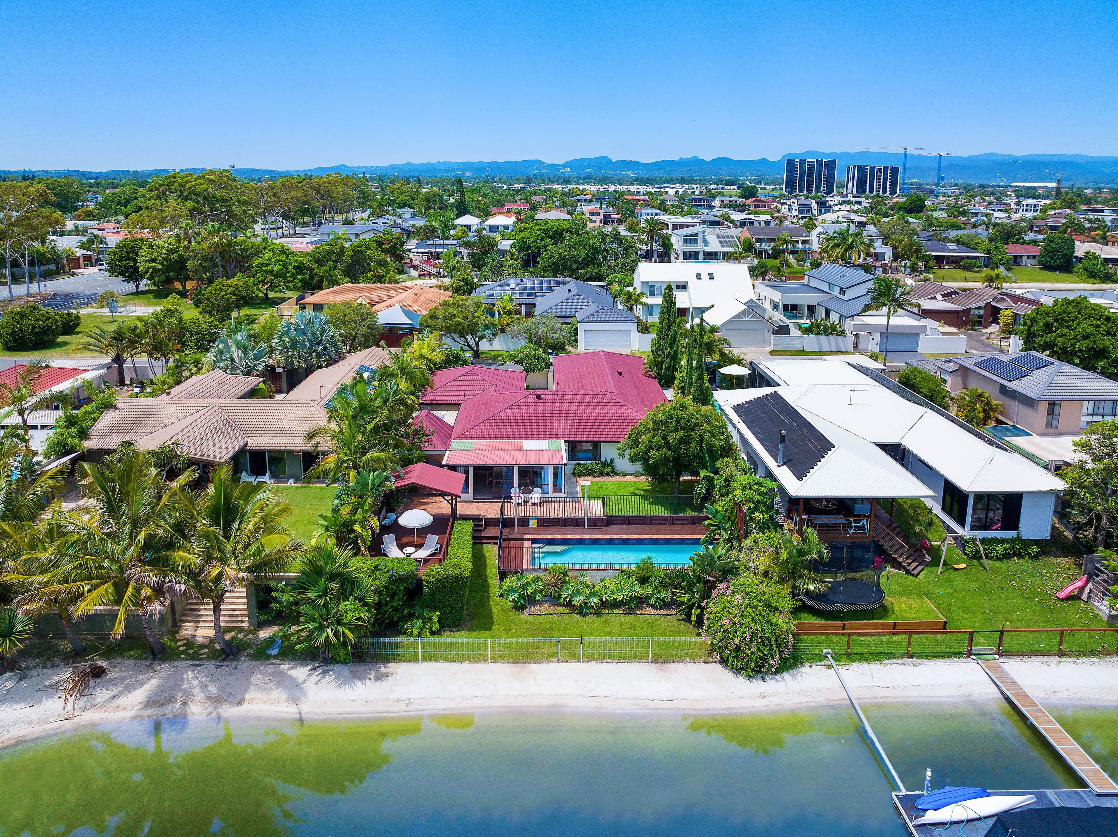 5 Bombala Street, Broadbeach Waters QLD 4218, Broadbeach Waters - Thumbnail 3