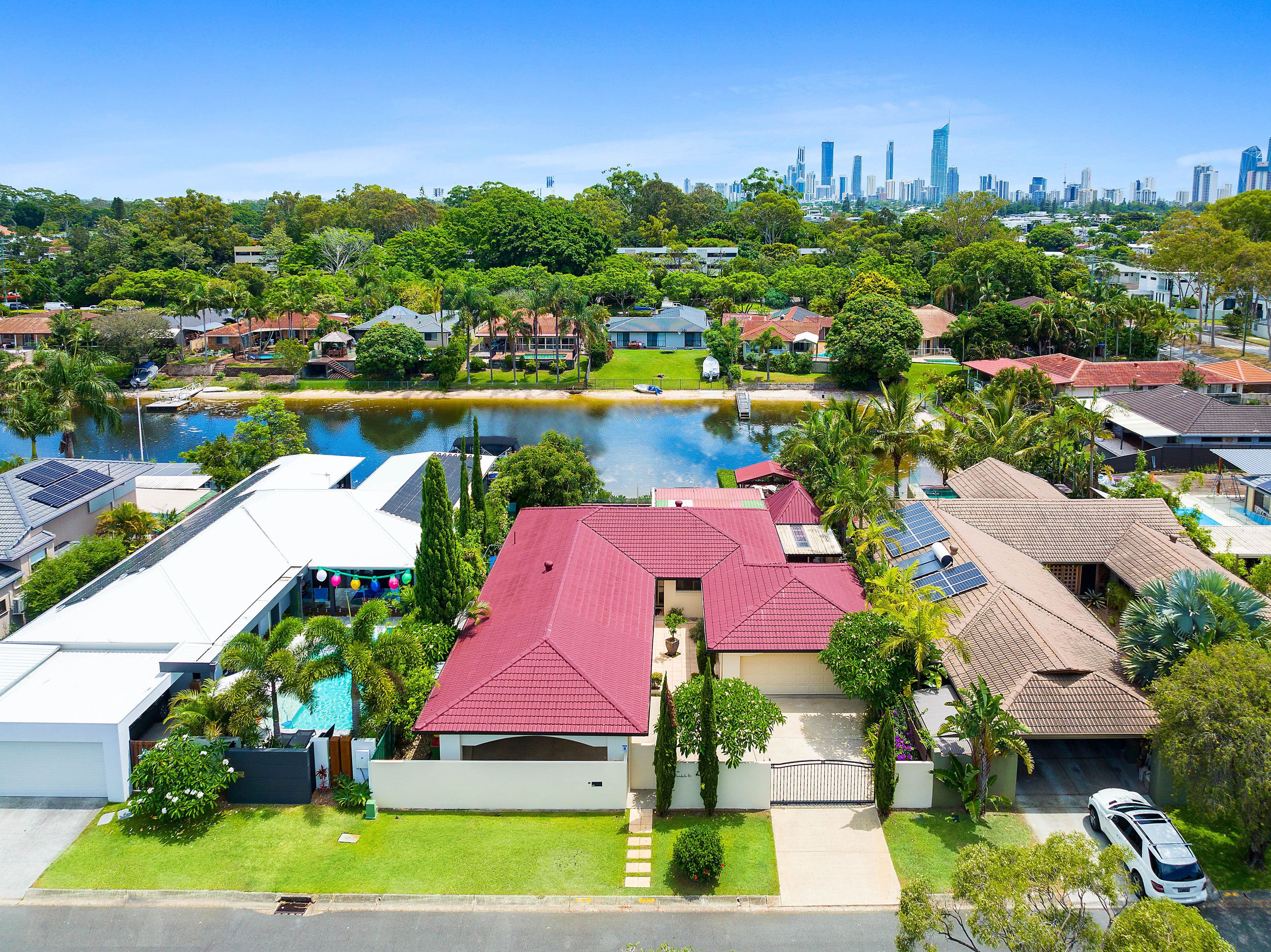 5 Bombala Street, Broadbeach Waters QLD 4218, Broadbeach Waters - Thumbnail 5