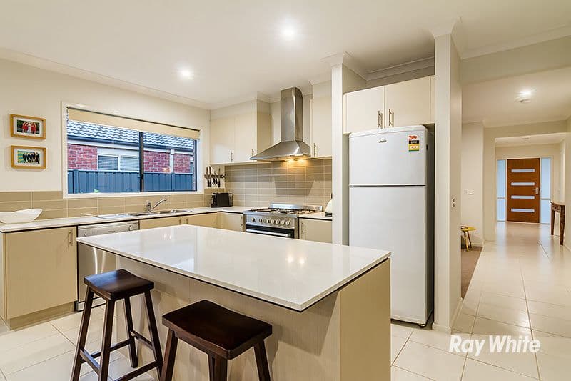 48 Bacchus Road, Cranbourne West VIC 3977, Cranbourne West - Thumbnail 3