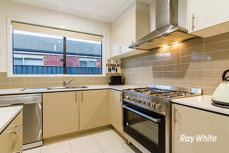 48 Bacchus Road, Cranbourne West VIC 3977, Cranbourne West - Thumbnail 4