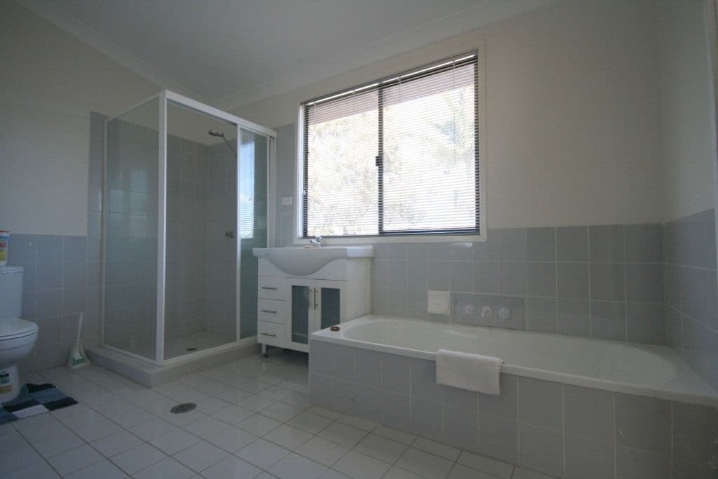 24 Gardiners Place, SOUTHPORT QLD 4215, Southport - Thumbnail 6