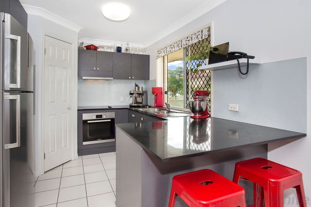 1 Vauton Court, Arana Hills QLD 4054, Arana Hills - Thumbnail 2