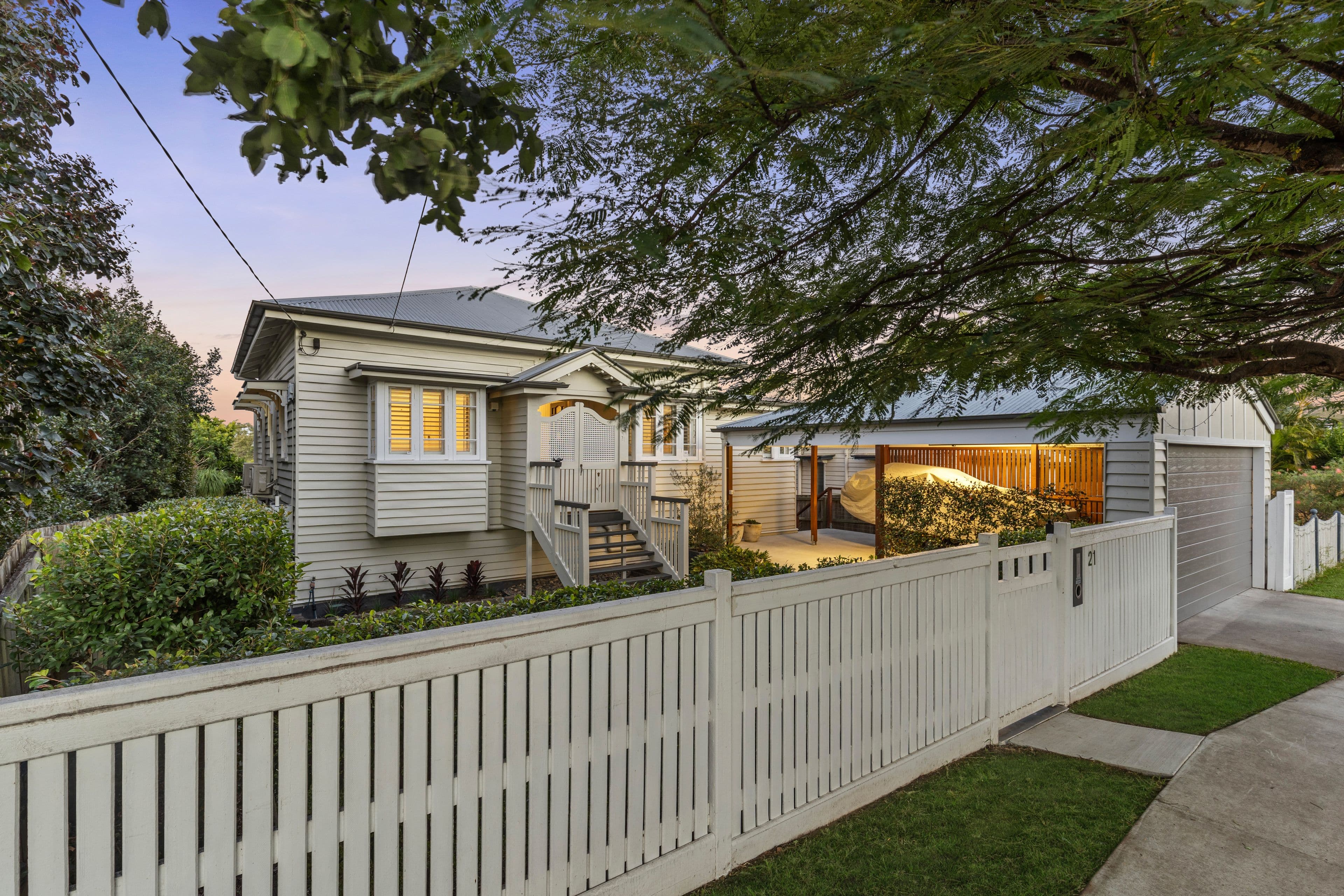21 Bradley Avenue, Kedron QLD 4031, Kedron - Image 1