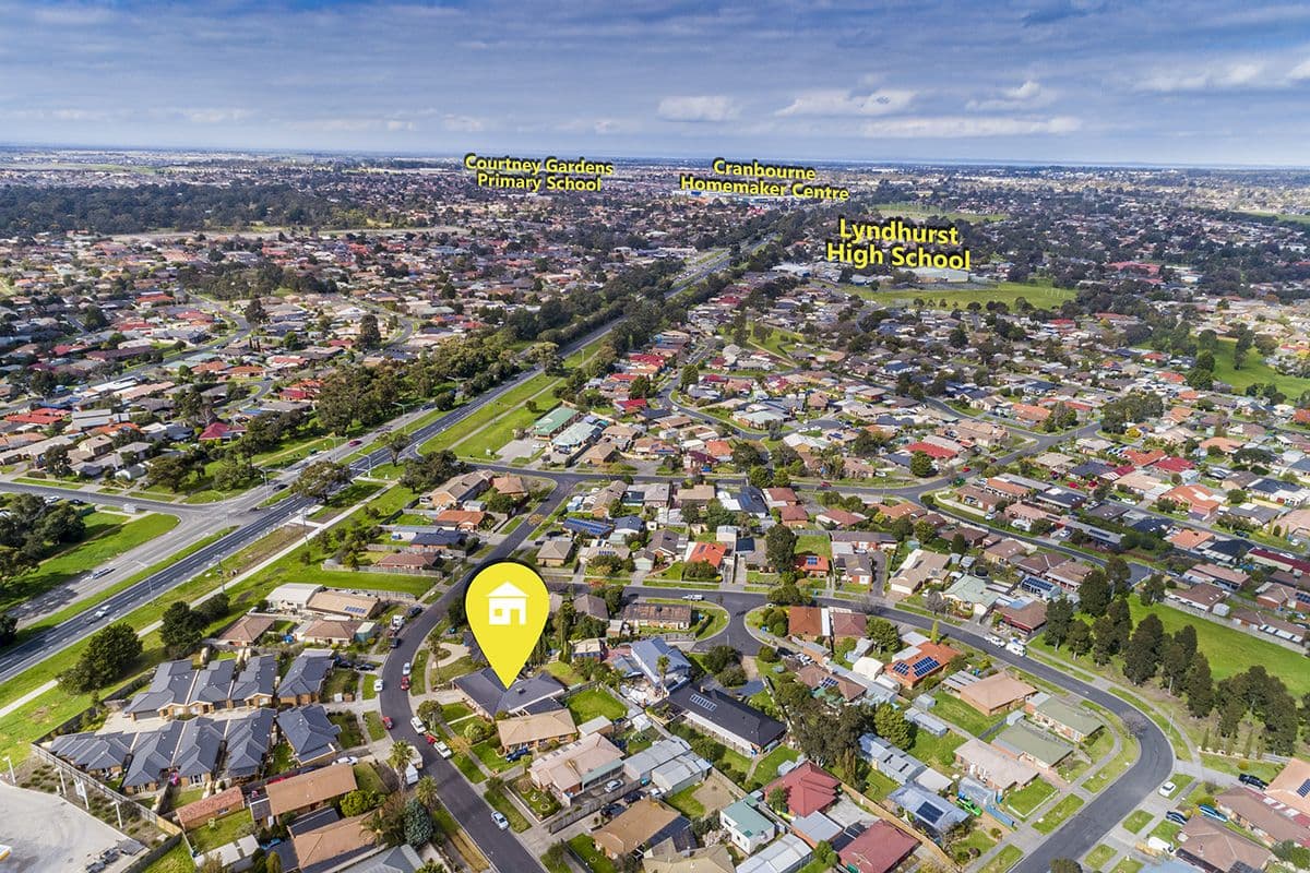 11 Phelan Drive, Cranbourne North VIC 3977, Cranbourne North - Thumbnail 2