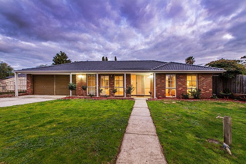 11 Phelan Drive, Cranbourne North VIC 3977, Cranbourne North - Thumbnail 3