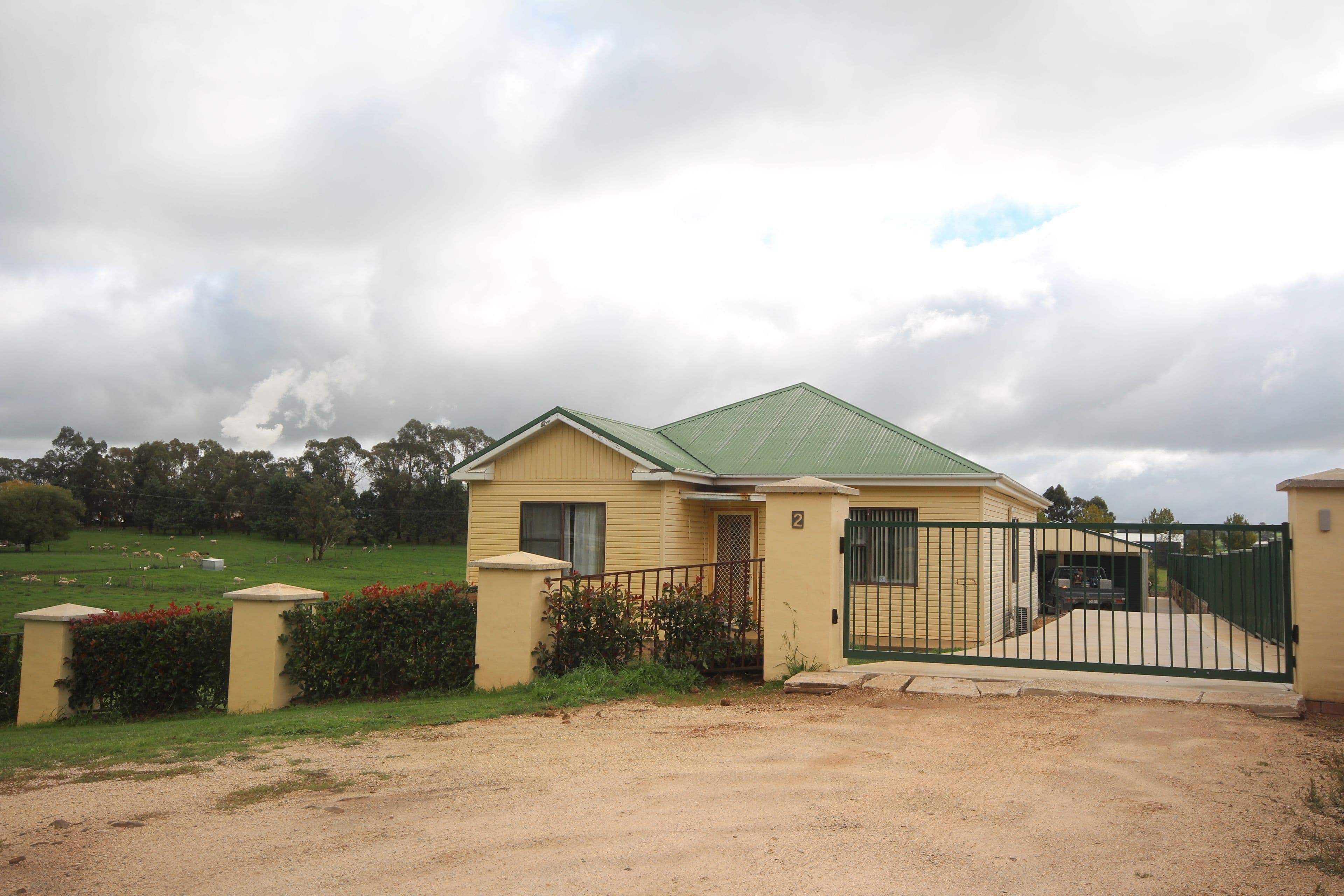 2 Tasman Street, Oberon NSW 2787, Oberon - Thumbnail 2