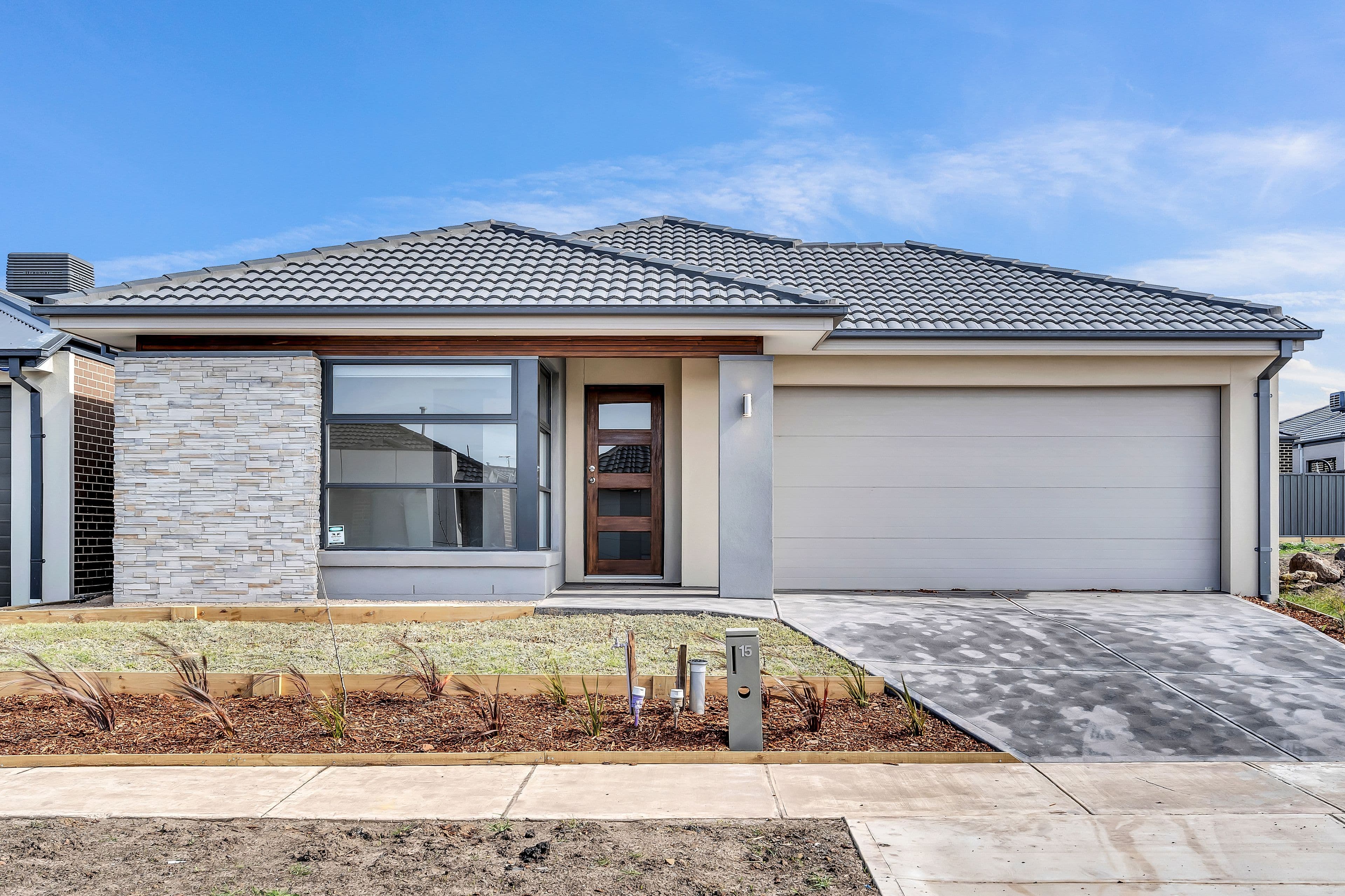15 Erasmus Avenue, Craigieburn VIC 3064, Craigieburn - Image 1