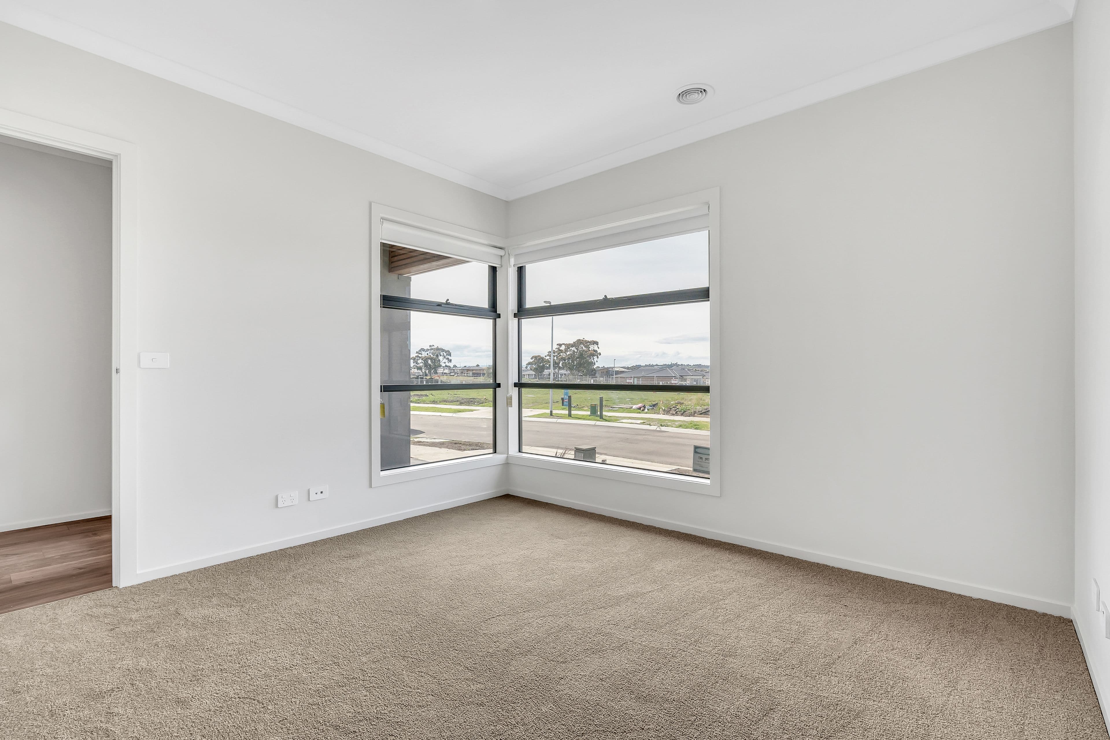 15 Erasmus Avenue, Craigieburn VIC 3064, Craigieburn - Thumbnail 5