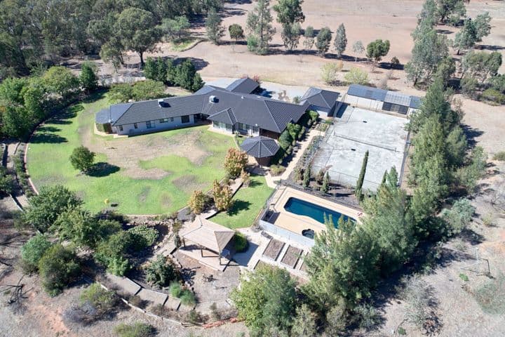 2 Iverach Street, Coolamon - Image 1