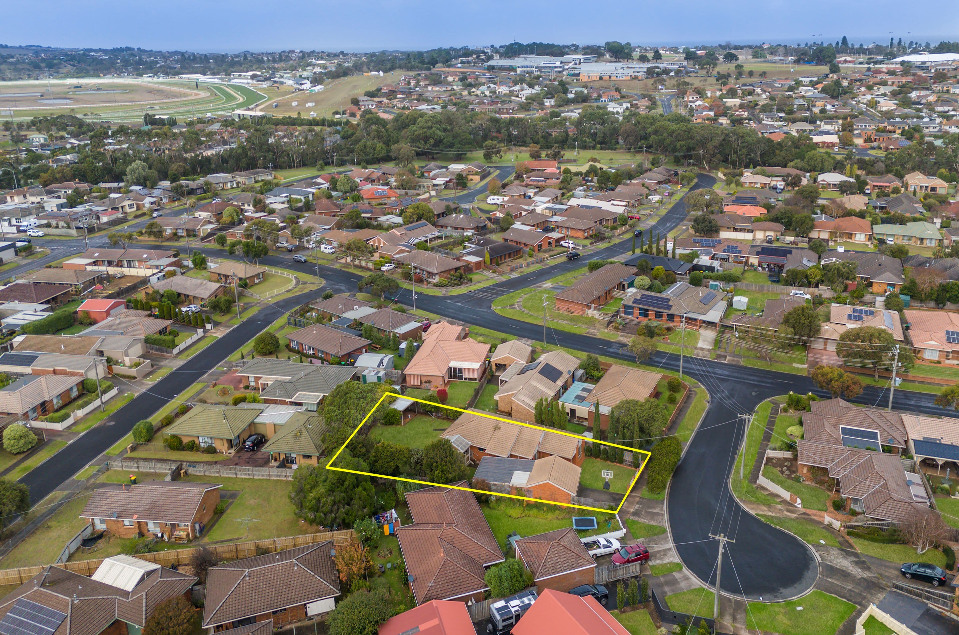 4 Truro Court, Warrnambool VIC 3280, Warrnambool - Thumbnail 2