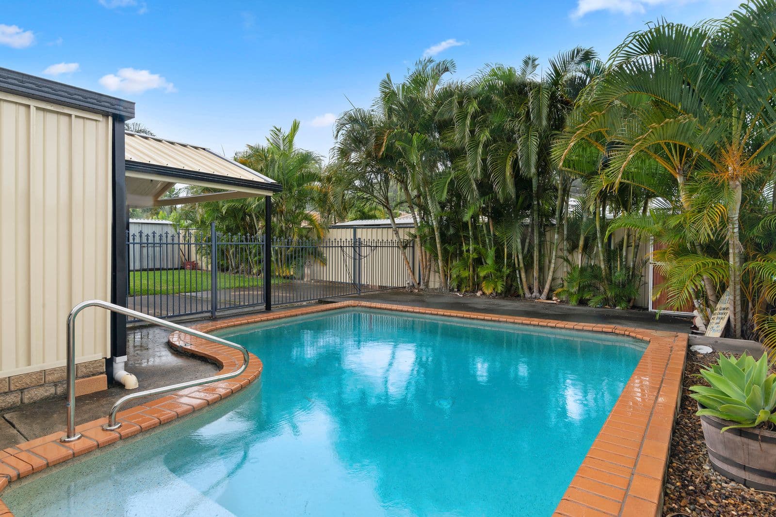 6 Togos Avenue, Currumbin Waters QLD 4223, Currumbin Waters - Thumbnail 2
