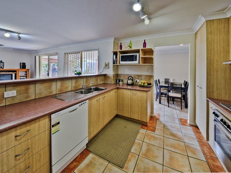 10 Venus Court, ROTHWELL QLD 4022, Rothwell - Thumbnail 2