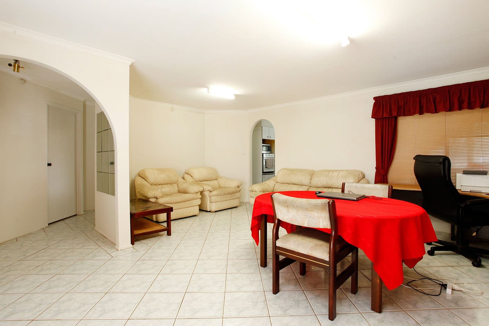 37 Colebee Crescent, Hassall Grove - Thumbnail 3