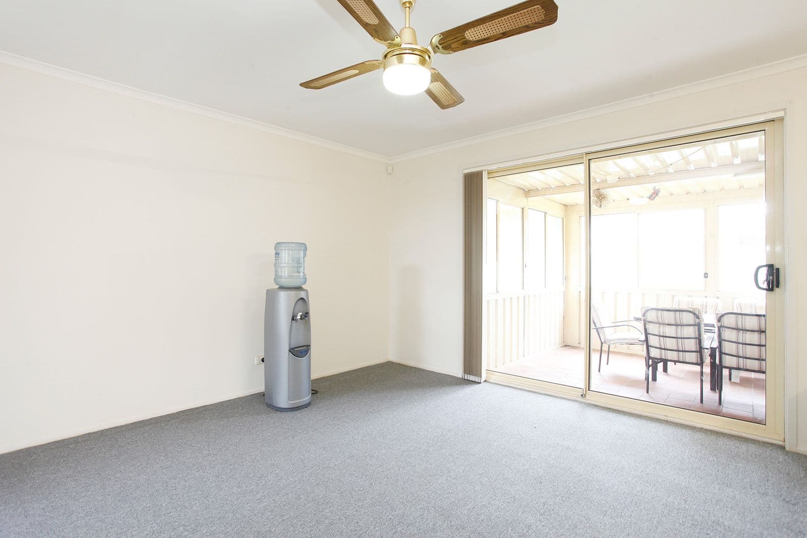 37 Colebee Crescent, Hassall Grove - Thumbnail 5