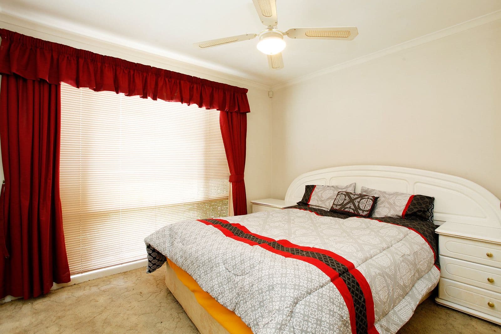 37 Colebee Crescent, Hassall Grove - Thumbnail 6