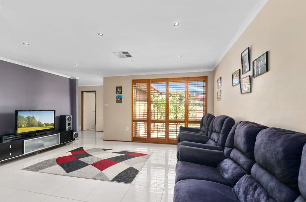 67 Burdekin Drive, Albion Park - Thumbnail 2