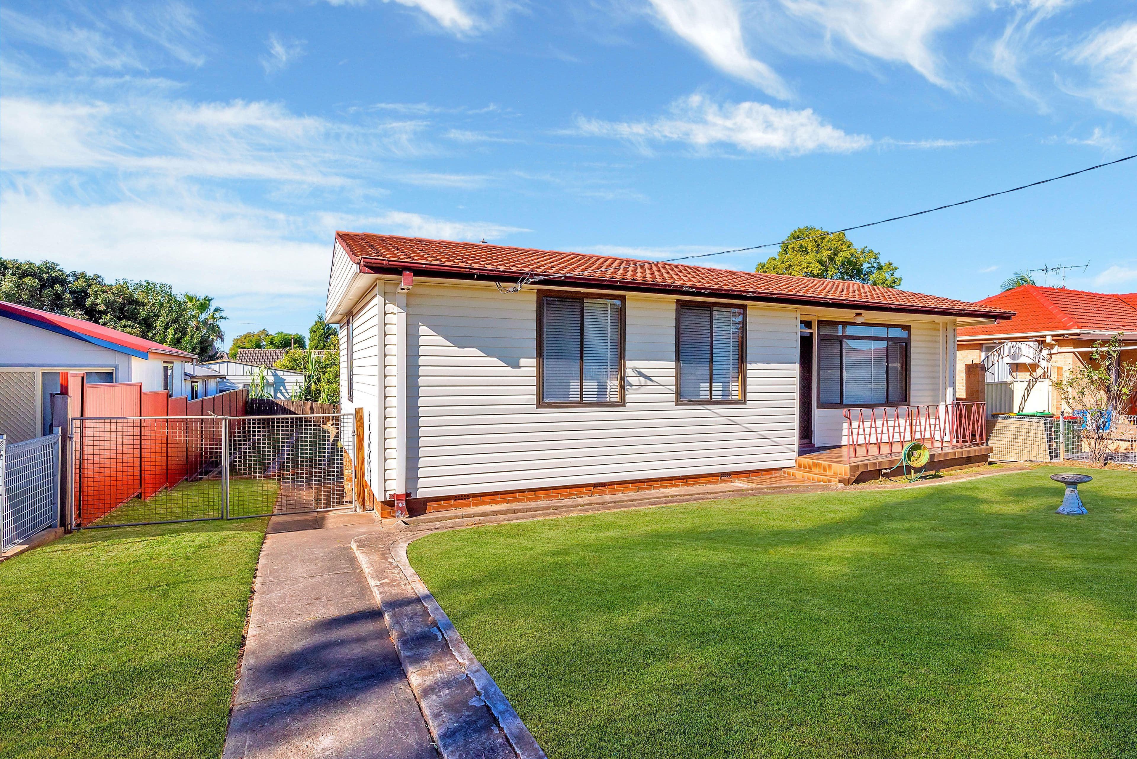 104 St Johns Road, Heckenberg - Image 1