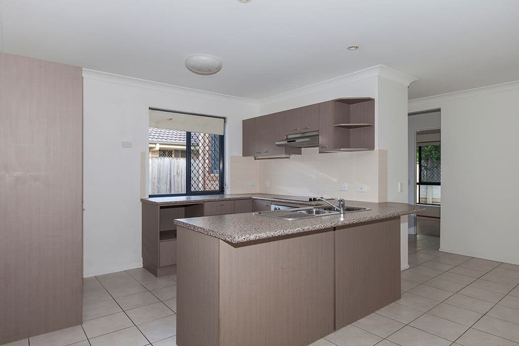 12 Hollywood Avenue, Bellmere QLD 4510, Bellmere - Thumbnail 7