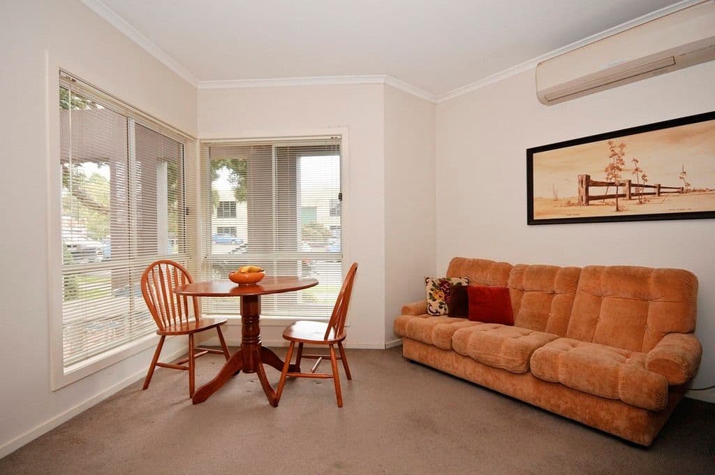 Unit 7, 13 HEWISH ROAD (Enter Via Lacey Street), CROYDON VIC 3136, Croydon - Thumbnail 2