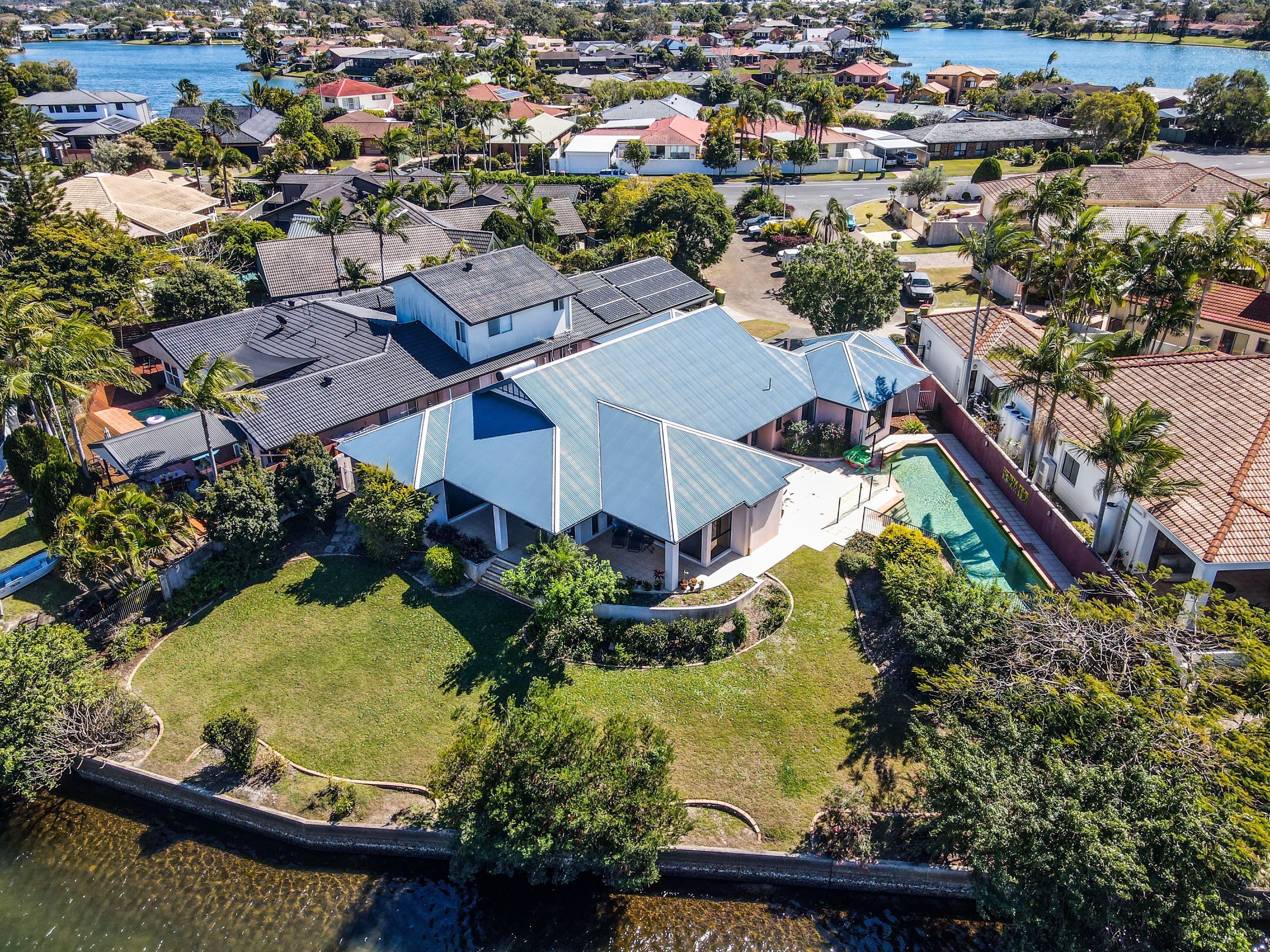 7 Catalina Court, Mermaid Waters QLD 4218, Mermaid Waters - Thumbnail 3