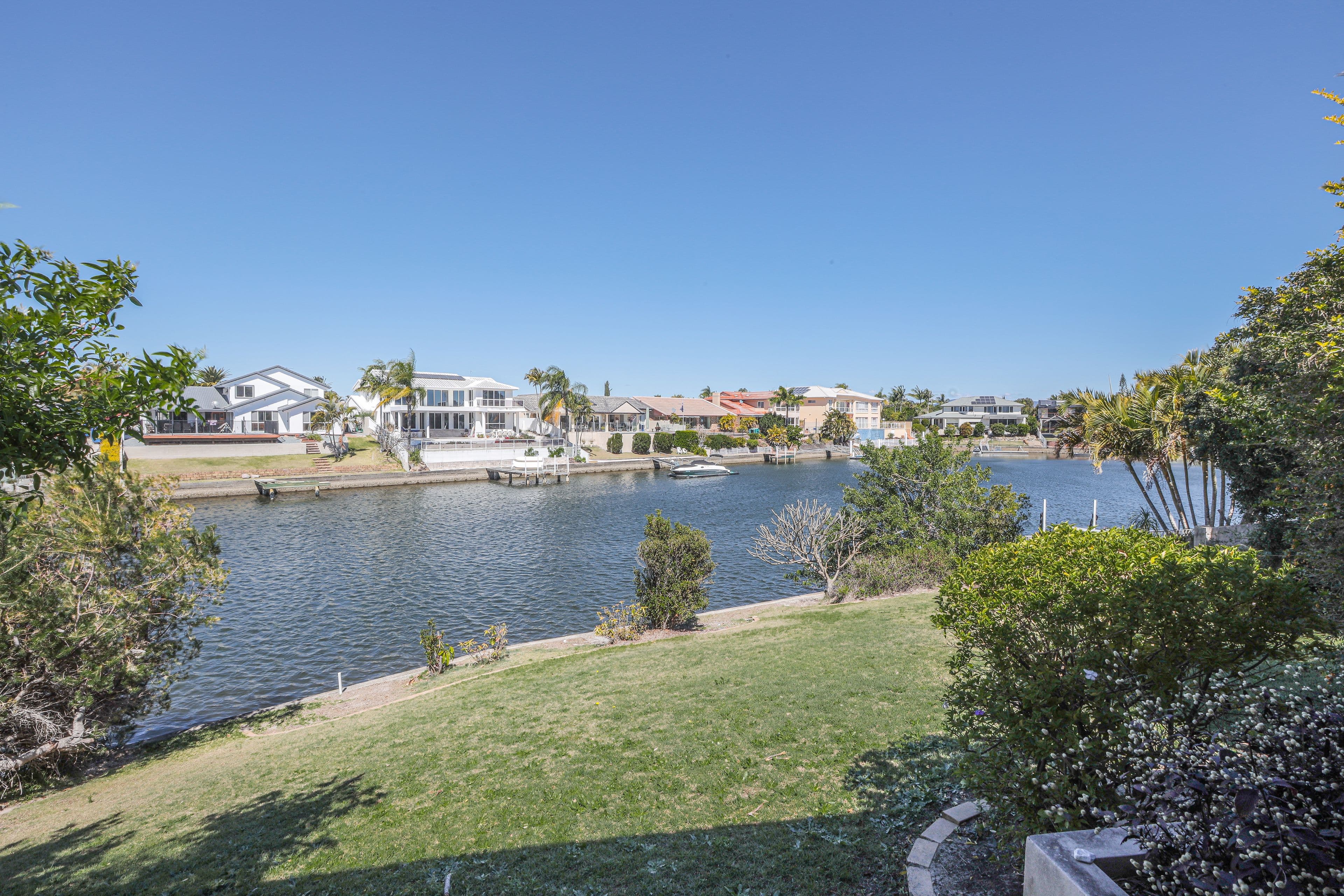 7 Catalina Court, Mermaid Waters QLD 4218, Mermaid Waters - Thumbnail 4