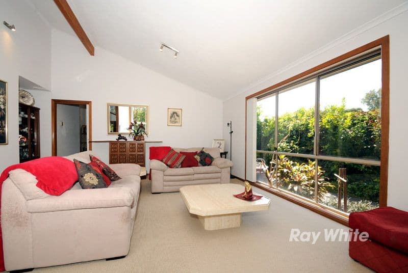 19 Westminster Drive, ROWVILLE VIC 3178, Rowville - Thumbnail 2
