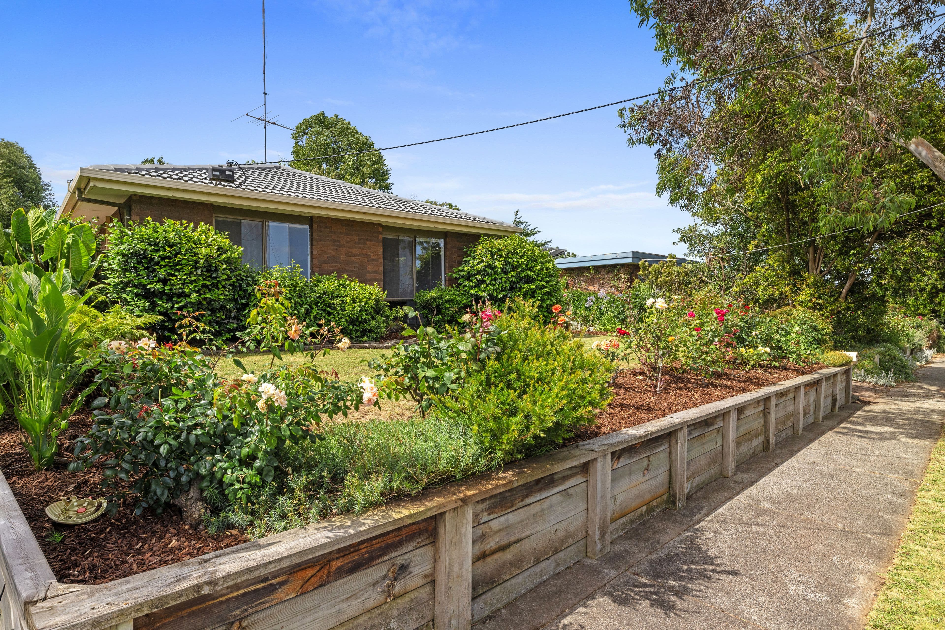 8 Valley View Crescent, Leongatha VIC 3953, Leongatha - Thumbnail 2